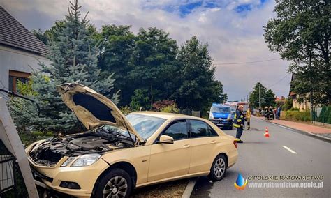 Wypadek Na Trasie Dalach W Praszka Dwie Osoby Zosta Y Zabrane Do