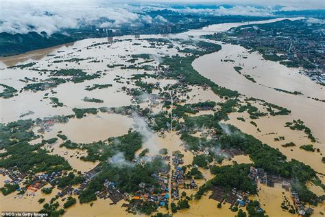 Chinas Once In A Century Floods Leaves 127 Million On Alert Daily