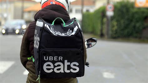 Châtellerault un rassemblement de livreurs Uber eats mécontents ce