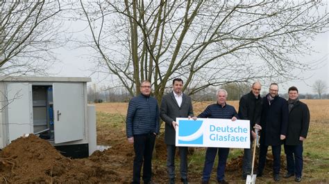 Lippstadt Spatenstich Zum Glasfaser Netzausbau Im Gewerbegebiet Am