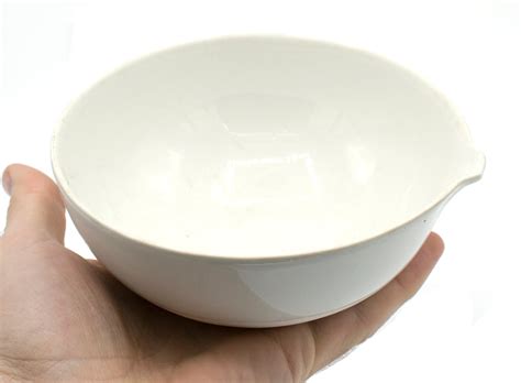 350ml Capacity Round Evaporating Dish With Spout Porcelain 52 O