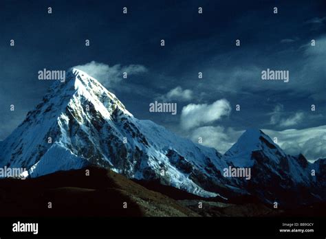 Mountain range Nepal Stock Photo - Alamy