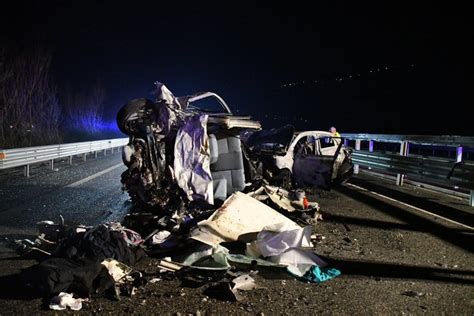 Sei Morti A Sondrio In Un Frontale Tra Due Auto Le Immagini Dell