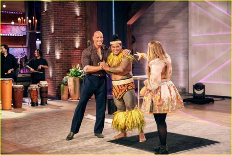 Photo: kelly clarkson dwayne johnson duet on show 05 | Photo 4840757 ...