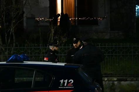 Bambina Di Anni Si Spara Con La Pistola Trovata In Casa Grave