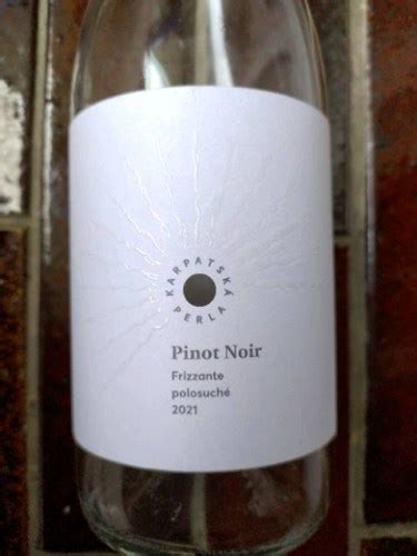 Karpatská Perla Pinot Noir Frizzante Polosuché Vivino US