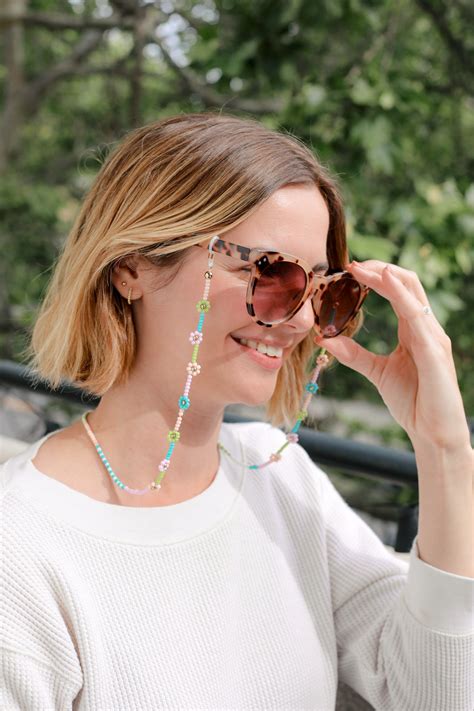 Diy Beaded Daisy Sunglasses Chain — Entertain The Idea