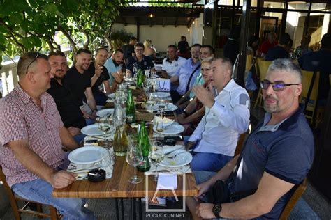 U OKU KAMERE Učenici Elektroindustrijske obrtničke škole Rijeka proslavili 25 godina mature