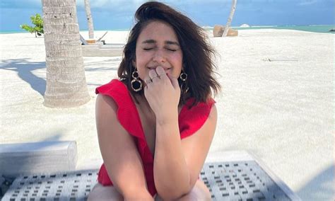 Ileana Dcruz Leaves Netizens Drooling Over Her White Bikini Look