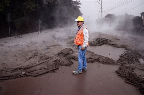 Devastación Y Caos Como Consecuencia De La Erupción Del Volcán De Fuego De Guatemala Libertad