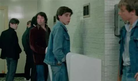 Expl Cito E Corajoso Este Drama Gay Franc S Foi Um Dos Filmes Mais Controversos Da D Cada De