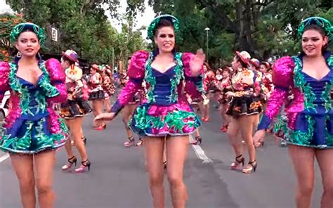 Danza Caporales De La Paz Costumbre Folklore De Bolivia