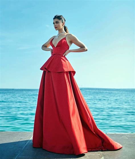 Deepika Padukone Sexy And Bikini Photos Nude Leaked Diaries
