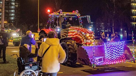 Verlichte Trekkertocht Gooise Boeren Rijden Opnieuw Door Hilversum