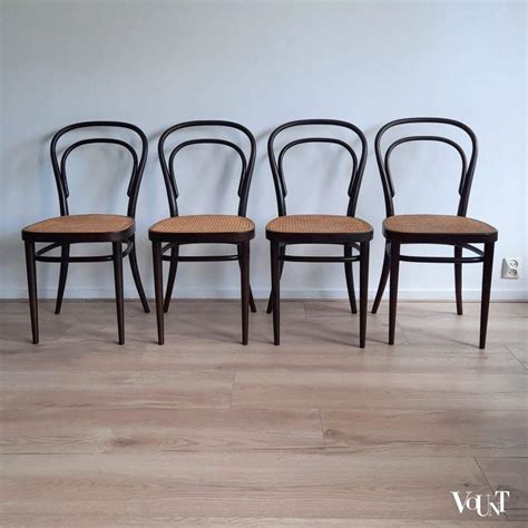 Set van 4 originele donkerbruine Thonet-stoelen nr. 214 R, jaren '70