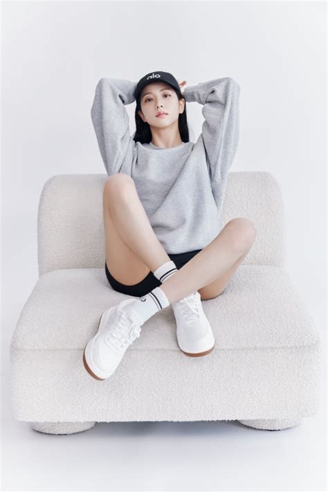 Blackpinks Jisoo In Alo Yoga Spring Campaign Hypebae