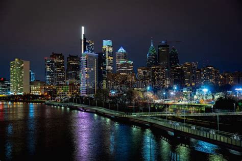 Philadelphia Skyline at Night from the South Street Bridge Editorial ...