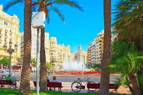 Premium Photo | Fountain on modernism plaza of the city hall of valencia town h