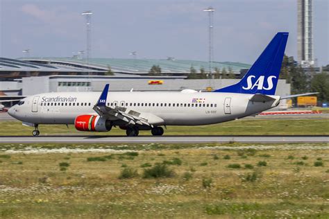 LN RRF SAS Scandinavian Airlines Boeing 737 85P WL Cn 357 Flickr