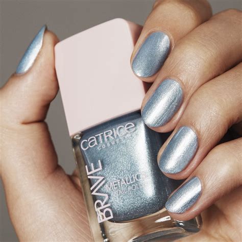 Catrice BRAVE Metallics vernis à ongles notino fr