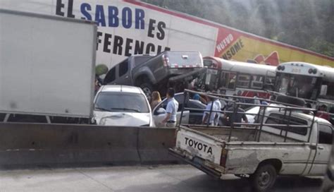 Múltiple Accidente Vial En Carretera Los Chorros Diario El Mundo