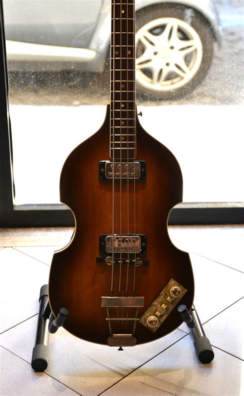 Hofner Violin Beatle Bass 1965 Sunburst Bass For Sale Rome Vintage Guitars