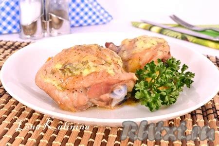 Куриные бёдра в майонезе с чесноком в духовке: 5 фото в рецепте