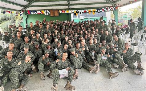 Batallones de Instrucción en Coveñas celebran el cumpleaños de los