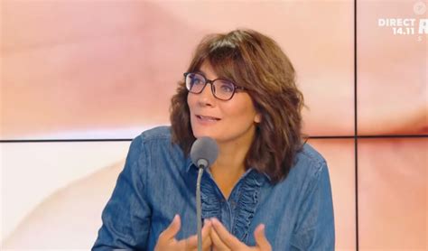 VIDEO Estelle Denis mal à l aise en plein direct l animatrice fait