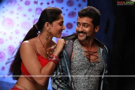 Wooooot Anushka Hot Hip Folds