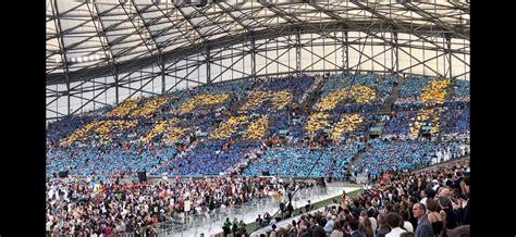 Marseille Messe du Pape au Vélodrome Joie ferveur et émotion Destimed