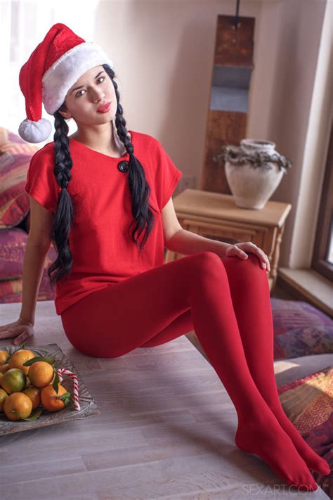 Braided Brunette Gets Naked And Fingers Pus XXX Dessert Picture 1