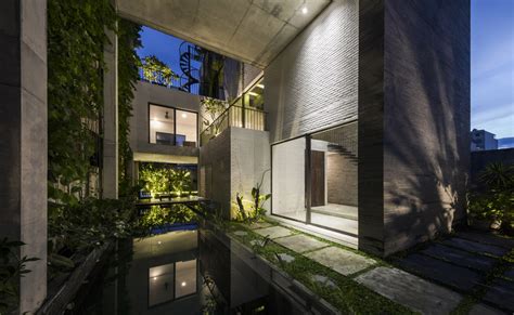 Rooftop Garden House In Heart Of Tropical City | Architropics