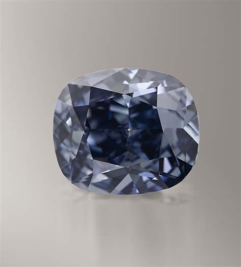 The Blue Moon Diamond up for Auction at Sotheby’s | Architectural Digest