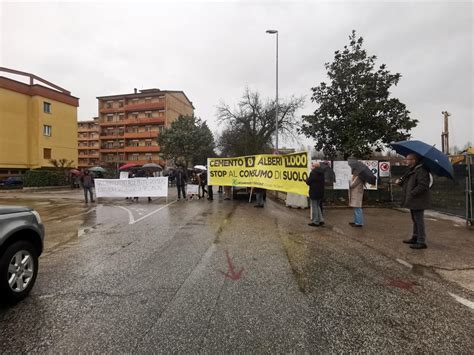 SIT IN CONTRO IL CANTIERE NATO SUI REPERTI ARCHEOLOGICI