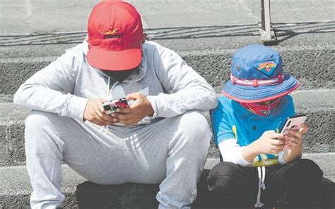 Las redes sociales un riesgo para los niños durante las fiestas