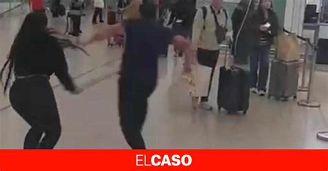 Brutal Pelea Entre Embaladores Ilegales En El Aeropuerto Del Prat