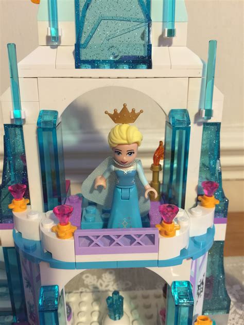 Lego Frozen Elsa’s Sparkling Ice Castle