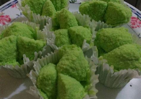 Resep Bolu Kukus Pandan oleh Nurul Hijaty - Cookpad