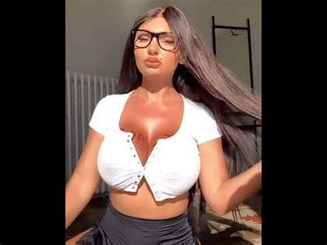 BIG TITS POP OUT BOOBS FLASH ISGPM YouTube