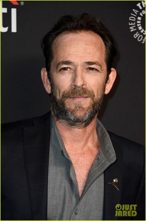 Luke Perry Dead Riverdale And 90210 Star Dies At 52 After Reported Stroke Photo 4251288