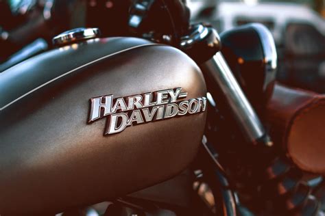 In Moto Tra Gusto E Storia A Volterra Il Primo Raduno Harley Davidson