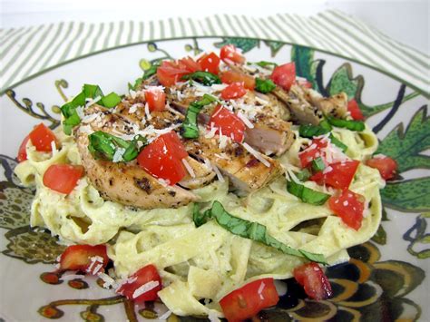 Chicken Pesto Alfredo Plain Chicken®