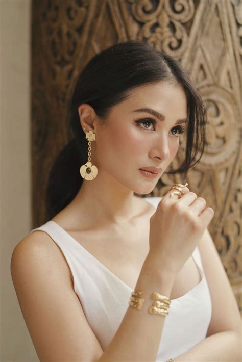 Mari Menonton Film Panas Let S Watch A Hot Movie Tapes De Maquillage Jolie Coiffure