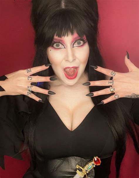 My Elvira look this Halloween! : r/Elvira