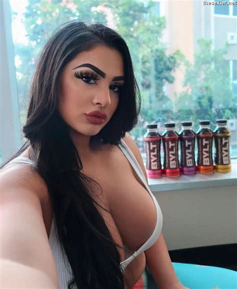 Beautiful Busty Babe Nadia Khar Selfie Hink Thesexier Net