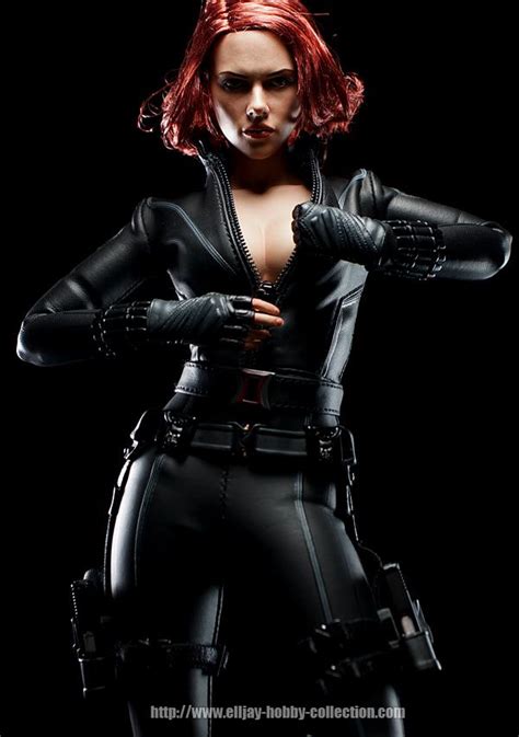 THE AVENGERS - Hot Toys Black Widow Deluxe Action Figure — GeekTyrant