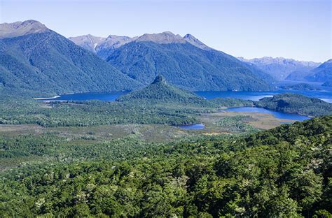 Hiking the Circle Track, Manapouri - See the South Island NZ Travel Blog