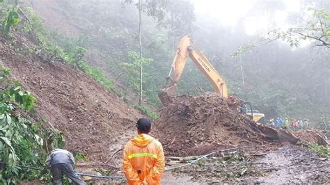 Sempat Longsor Jalur Piket Nol Penghubung Lumajang Malang Normal Lagi