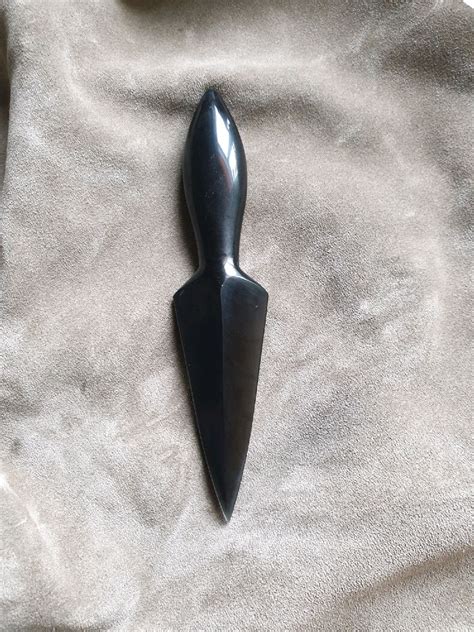 Нож(мини) ритуальный из природного камня обсидиан в интернет-магазине ...